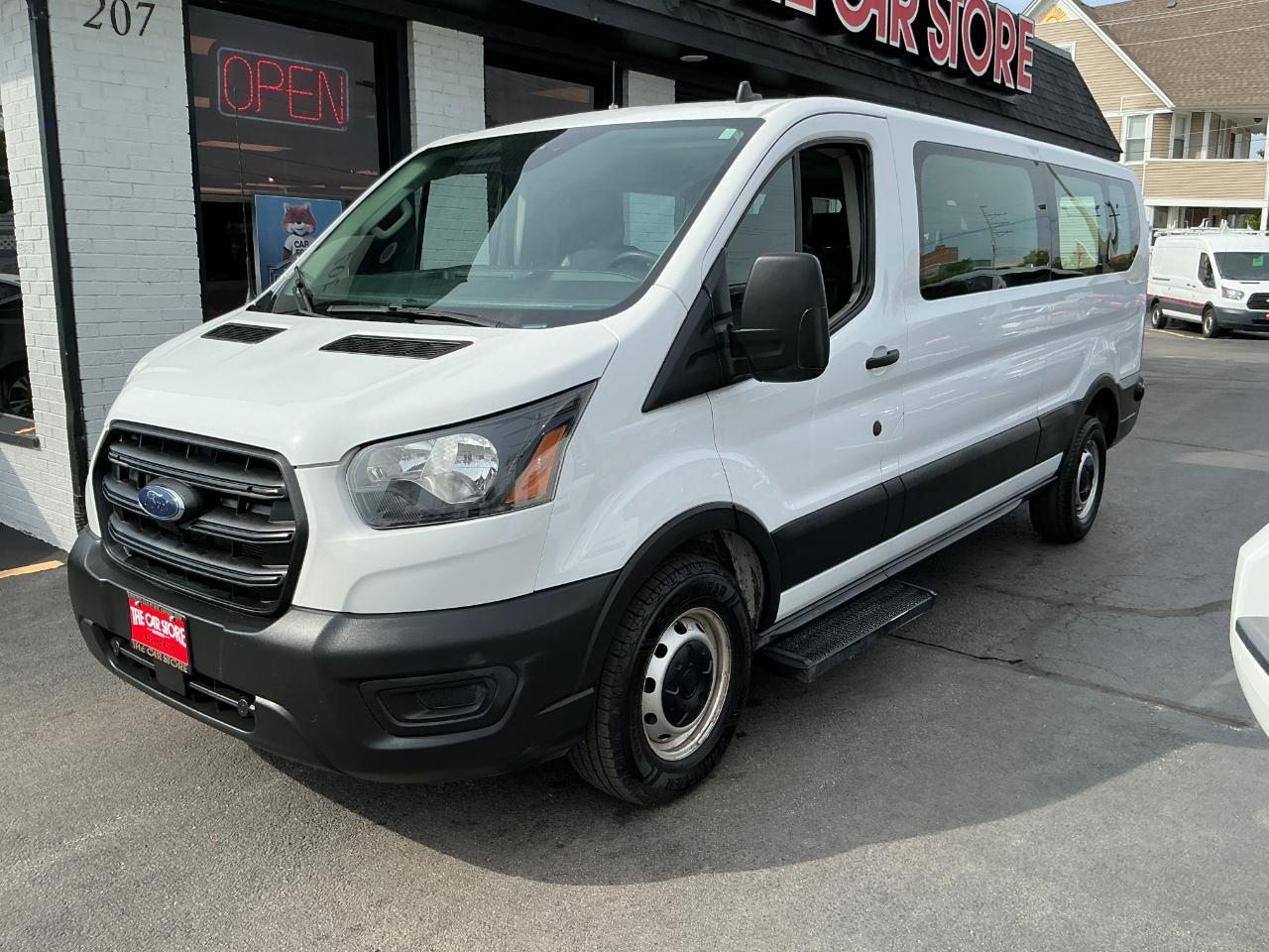 Ford Transit Passenger Wagon T-350 148" Low Roof XLT RWD 2020
