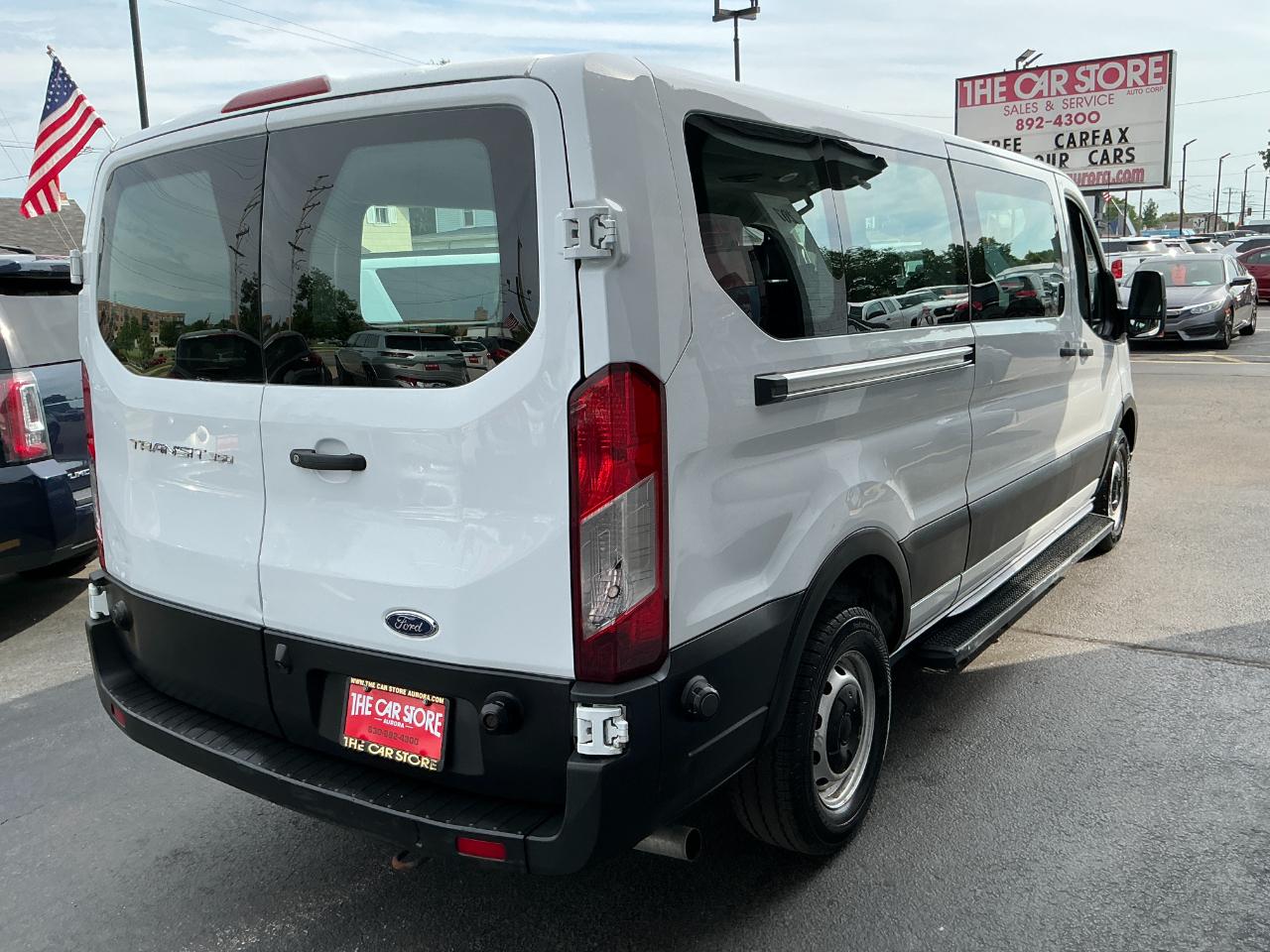 Ford Transit Passenger Wagon T-350 148" Low Roof XLT RWD 2020