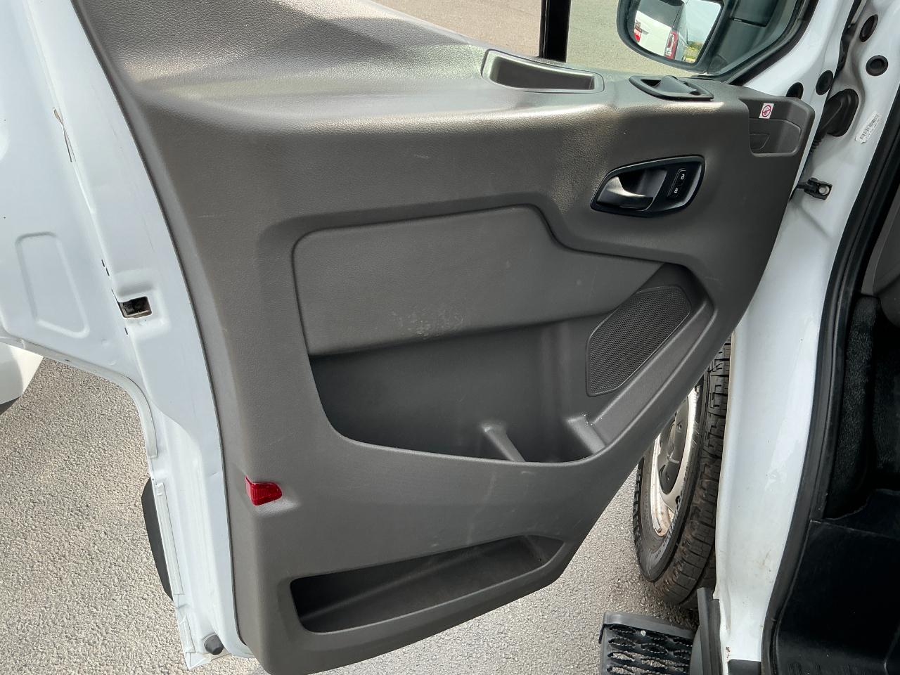 Ford Transit Passenger Wagon T-350 148" Low Roof XLT RWD 2020