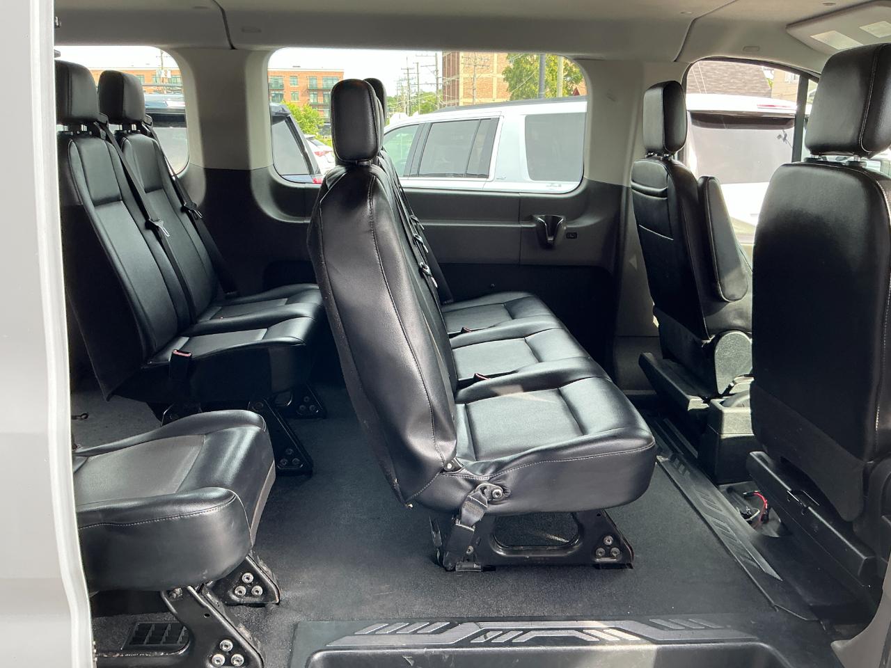 Ford Transit Passenger Wagon T-350 148" Low Roof XLT RWD 2020