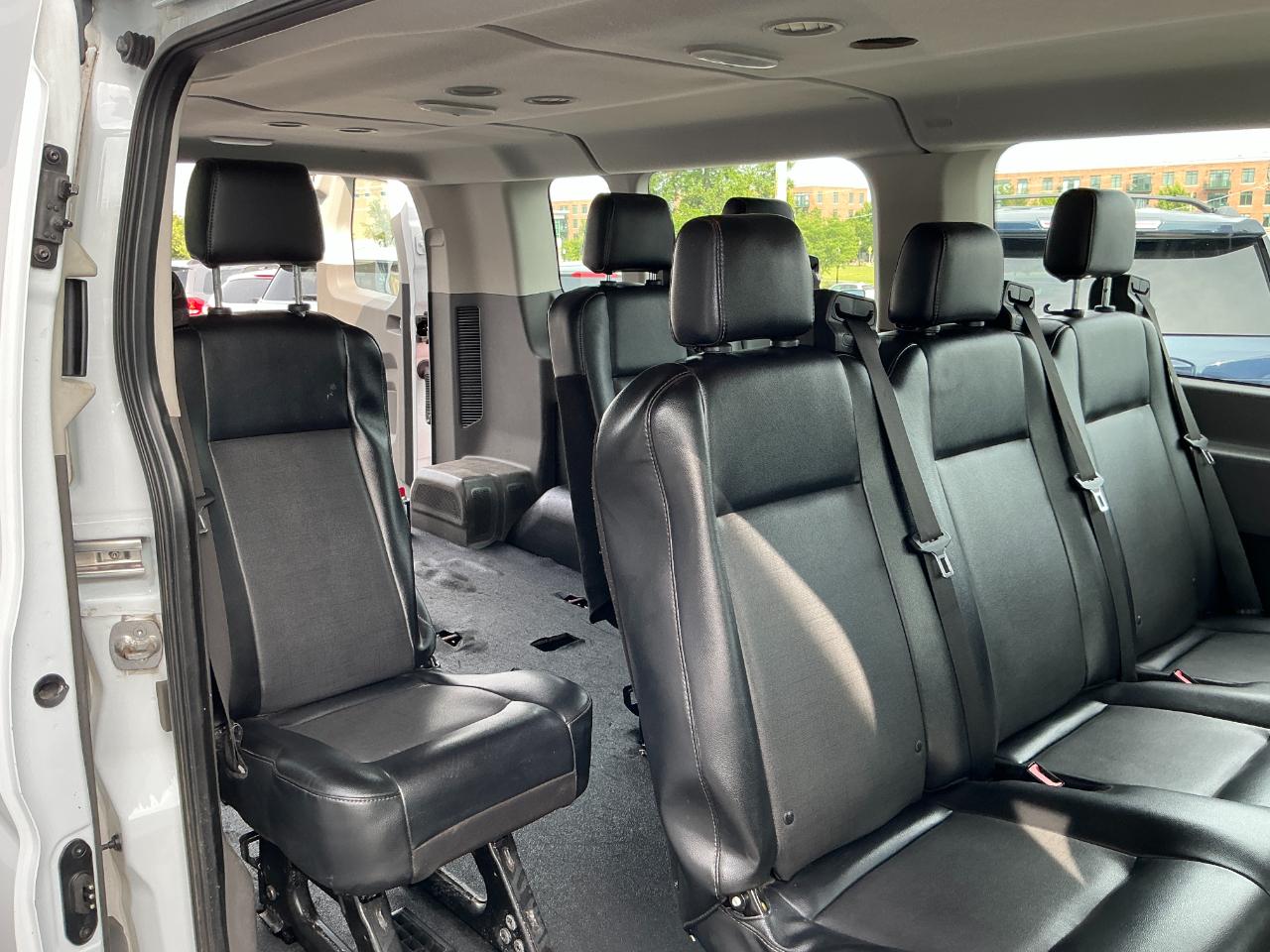 Ford Transit Passenger Wagon T-350 148" Low Roof XLT RWD 2020