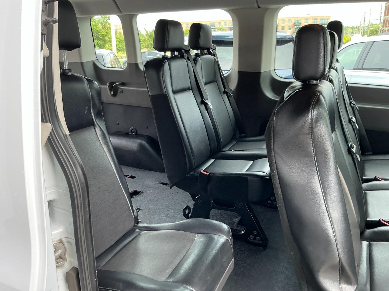 Ford Transit Passenger Wagon T-350 148" Low Roof XLT RWD 2020