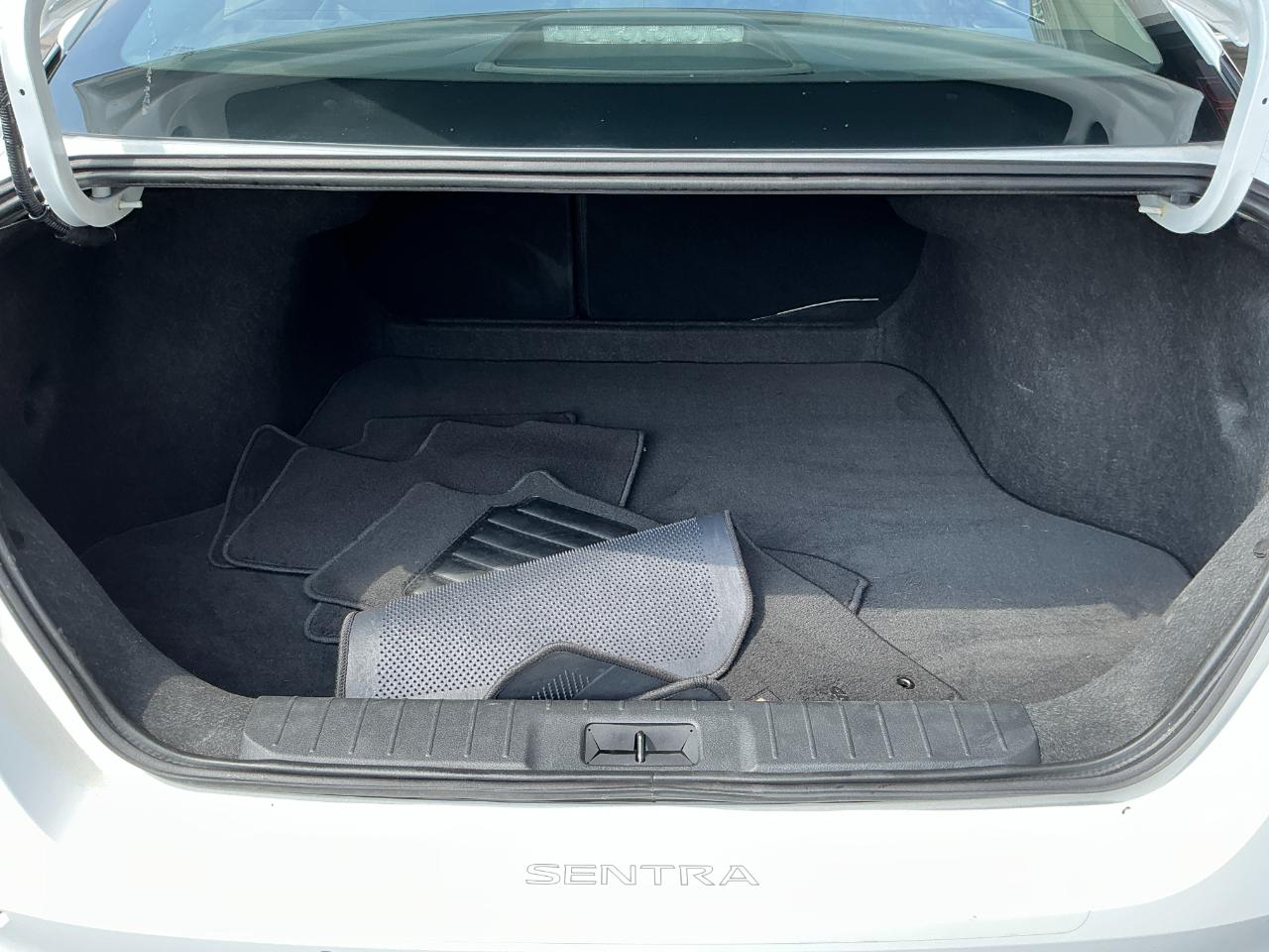 Nissan Sentra SV CVT 2025