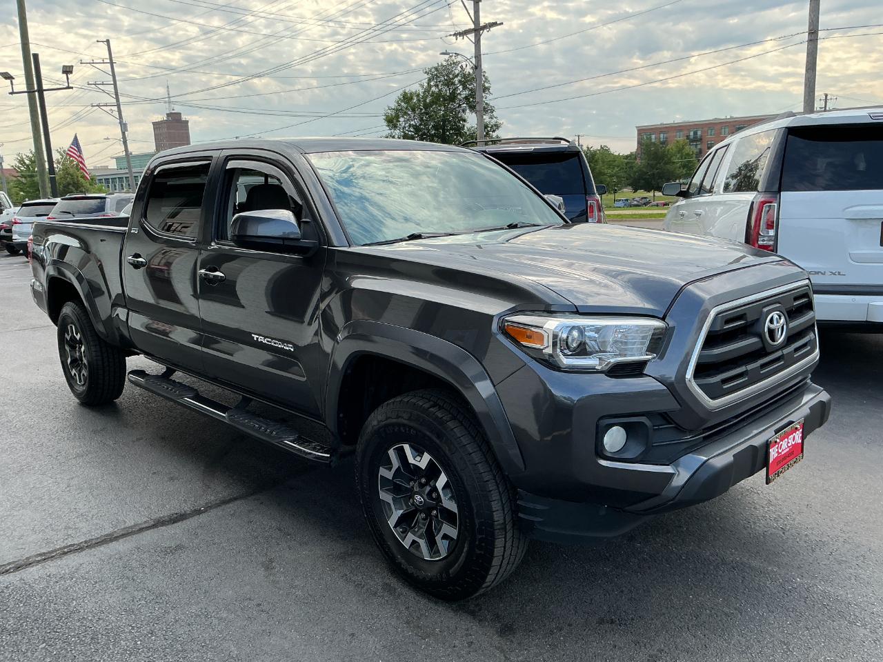 Toyota Tacoma TRD Off Road Double Cab 6' Bed V6 4x4 AT (Natl) 2017