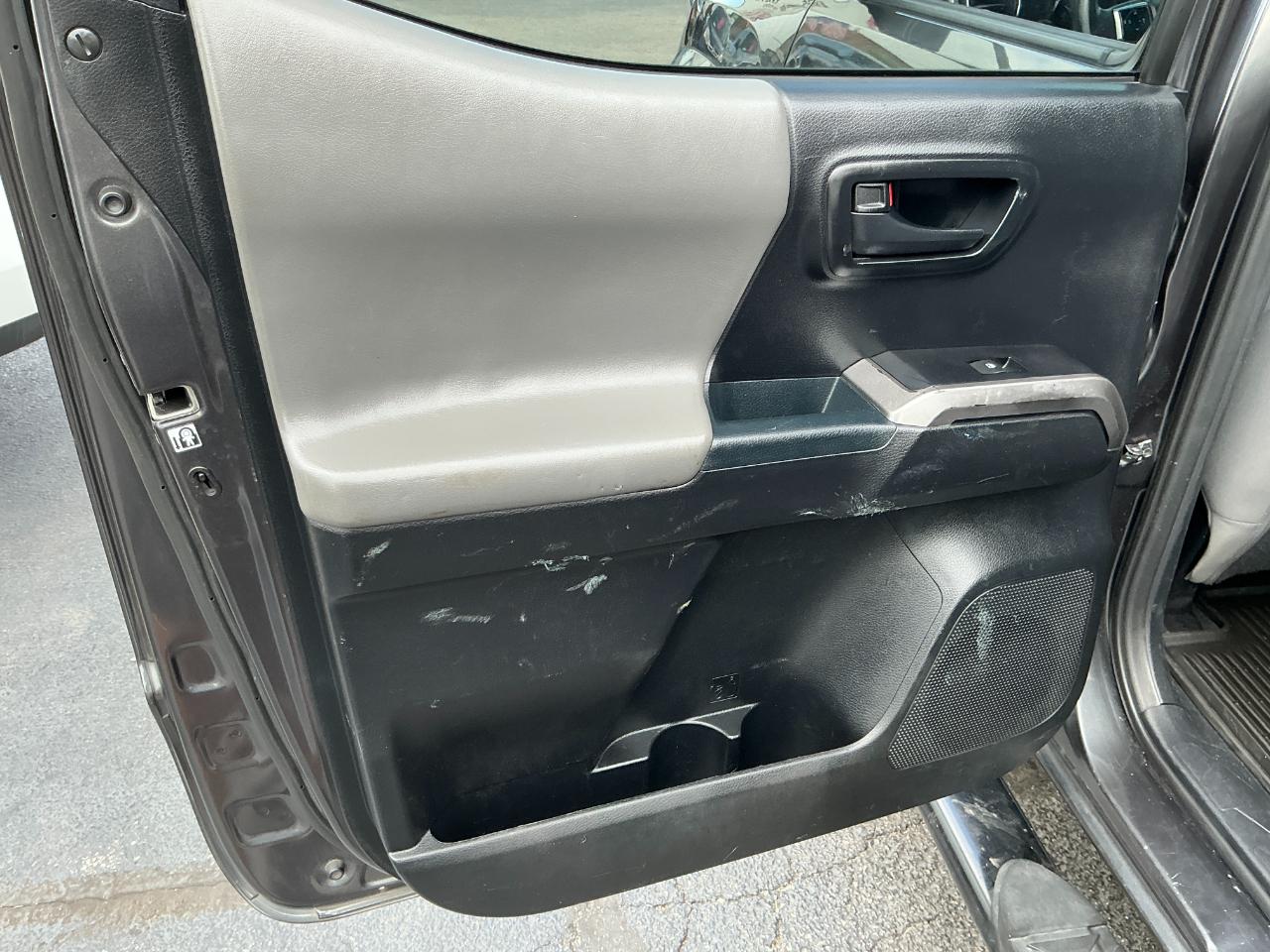 Toyota Tacoma TRD Off Road Double Cab 6' Bed V6 4x4 AT (Natl) 2017