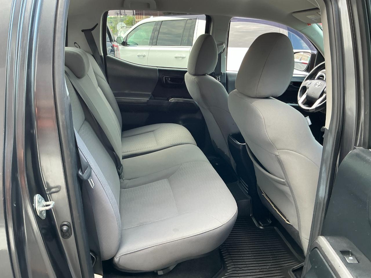 Toyota Tacoma TRD Off Road Double Cab 6' Bed V6 4x4 AT (Natl) 2017