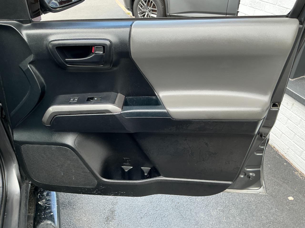 Toyota Tacoma TRD Off Road Double Cab 6' Bed V6 4x4 AT (Natl) 2017