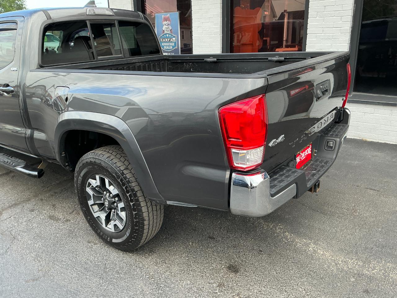 Toyota Tacoma TRD Off Road Double Cab 6' Bed V6 4x4 AT (Natl) 2017