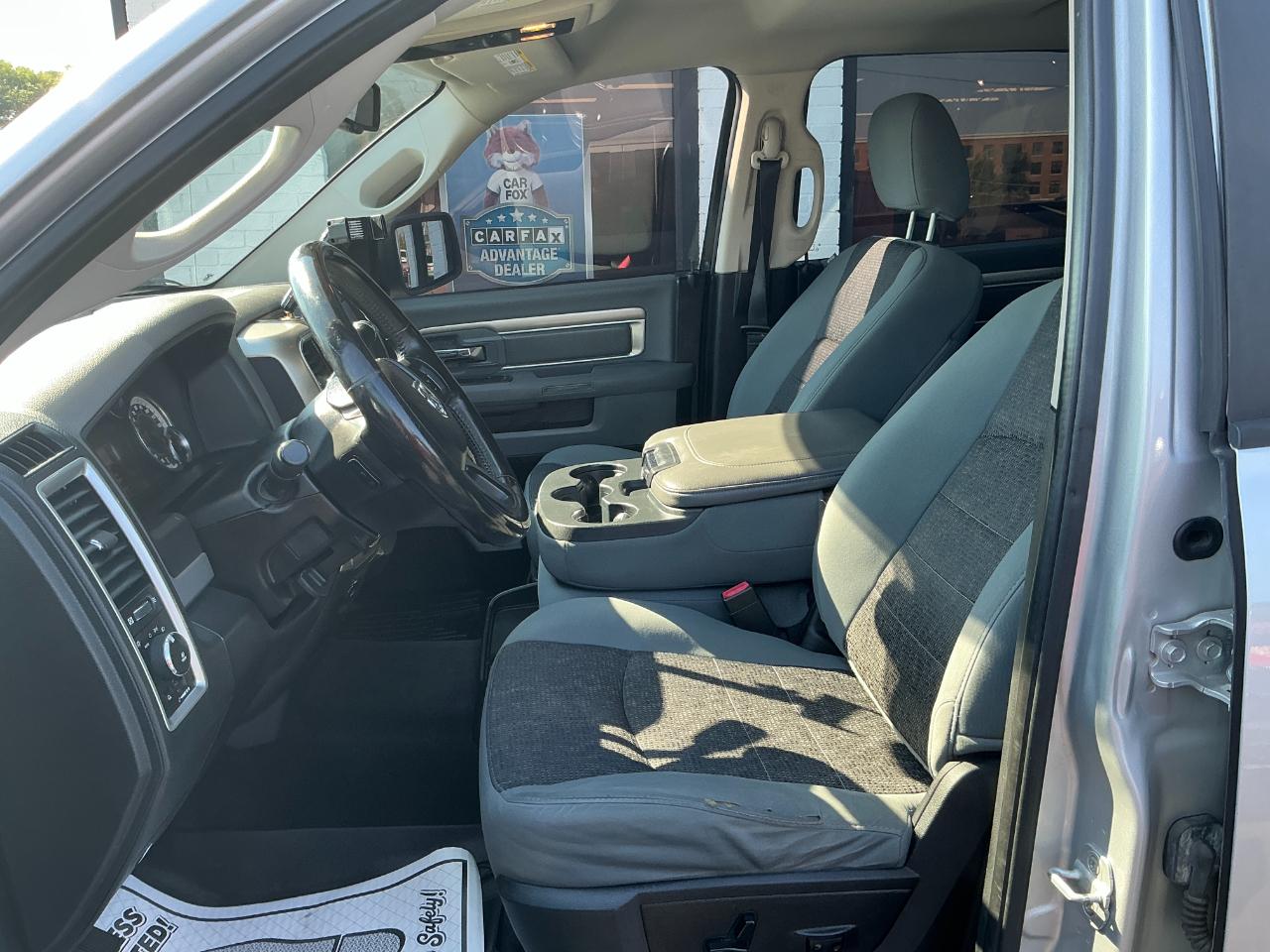 RAM 1500 4WD Crew Cab 140.5" Big Horn 2013