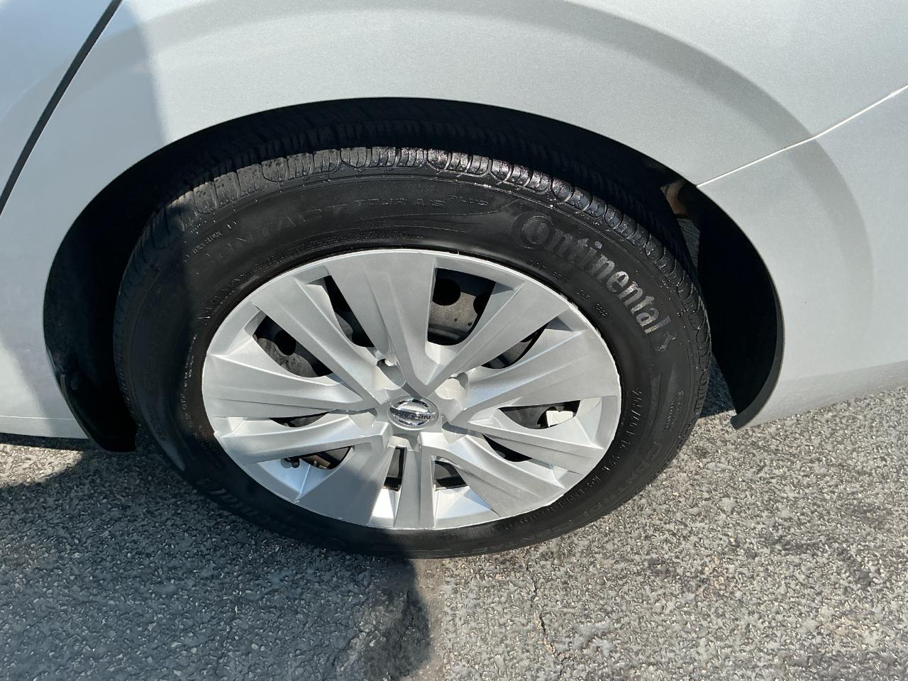 Nissan Sentra S CVT 2020