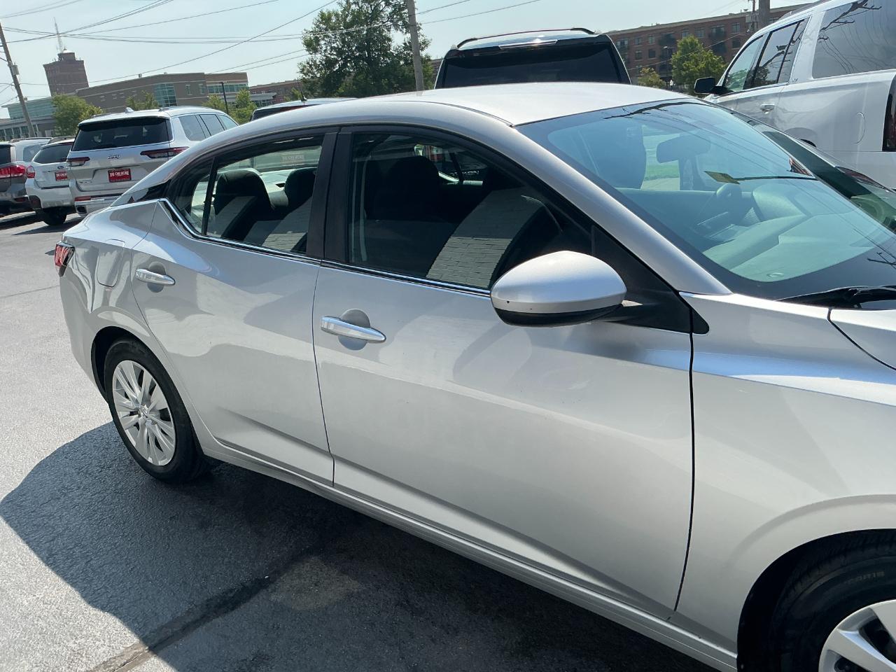 Nissan Sentra S CVT 2020