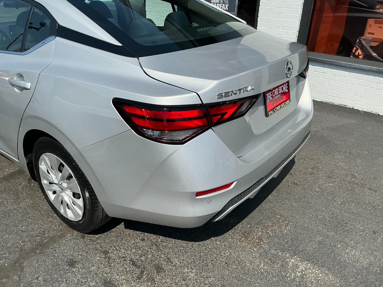 Nissan Sentra S CVT 2020