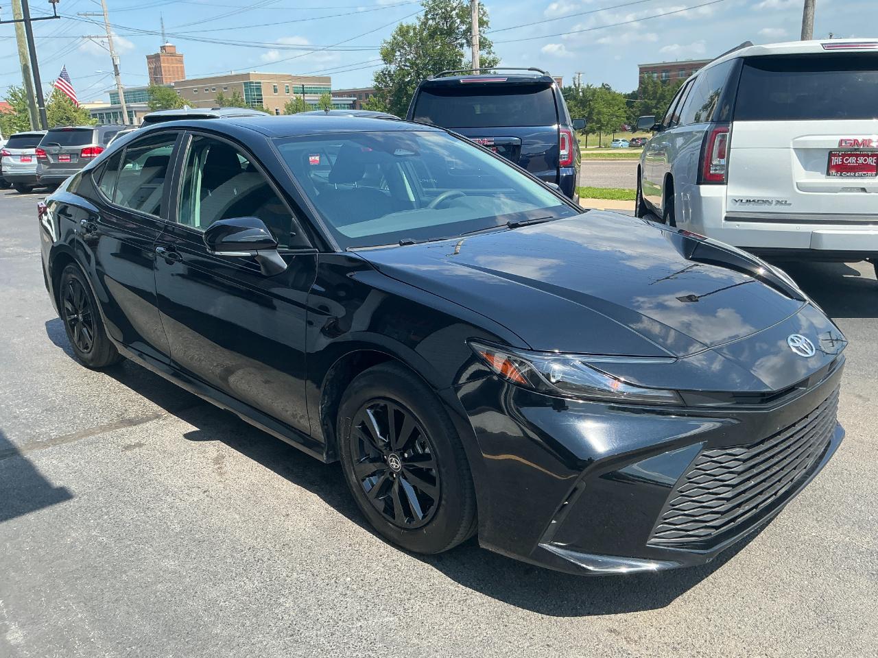 Toyota Camry LE (Natl) 2025