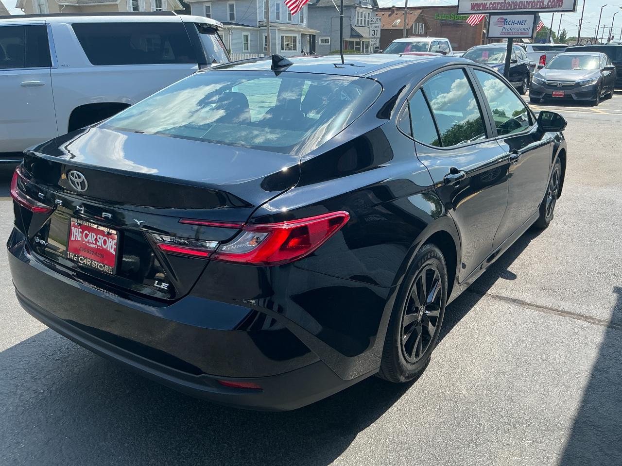 Toyota Camry LE (Natl) 2025