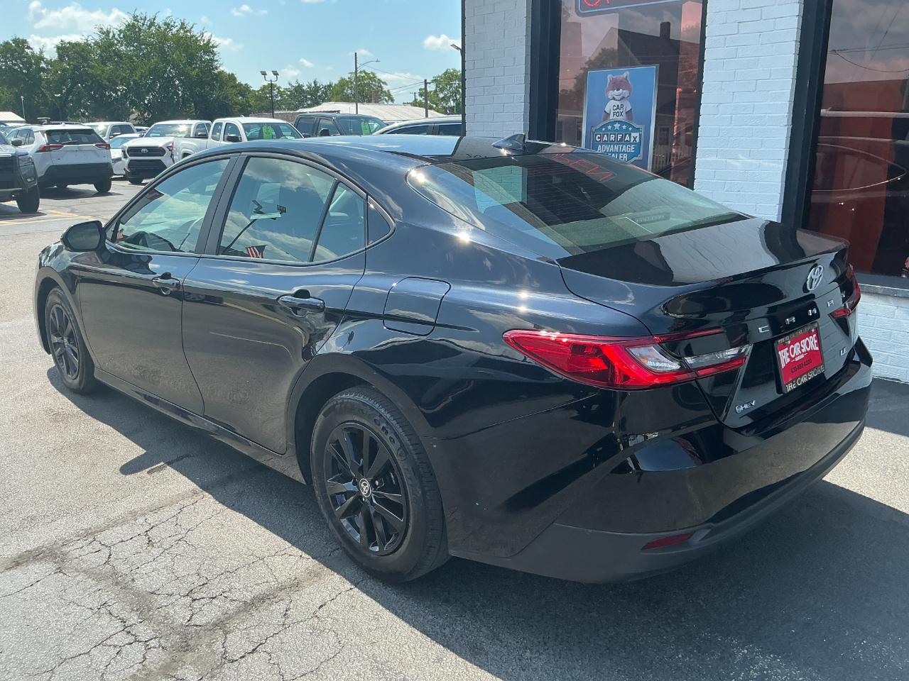 Toyota Camry LE (Natl) 2025