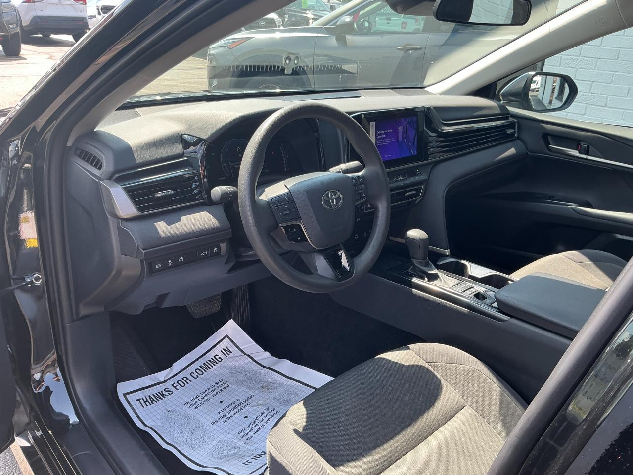 Toyota Camry LE (Natl) 2025