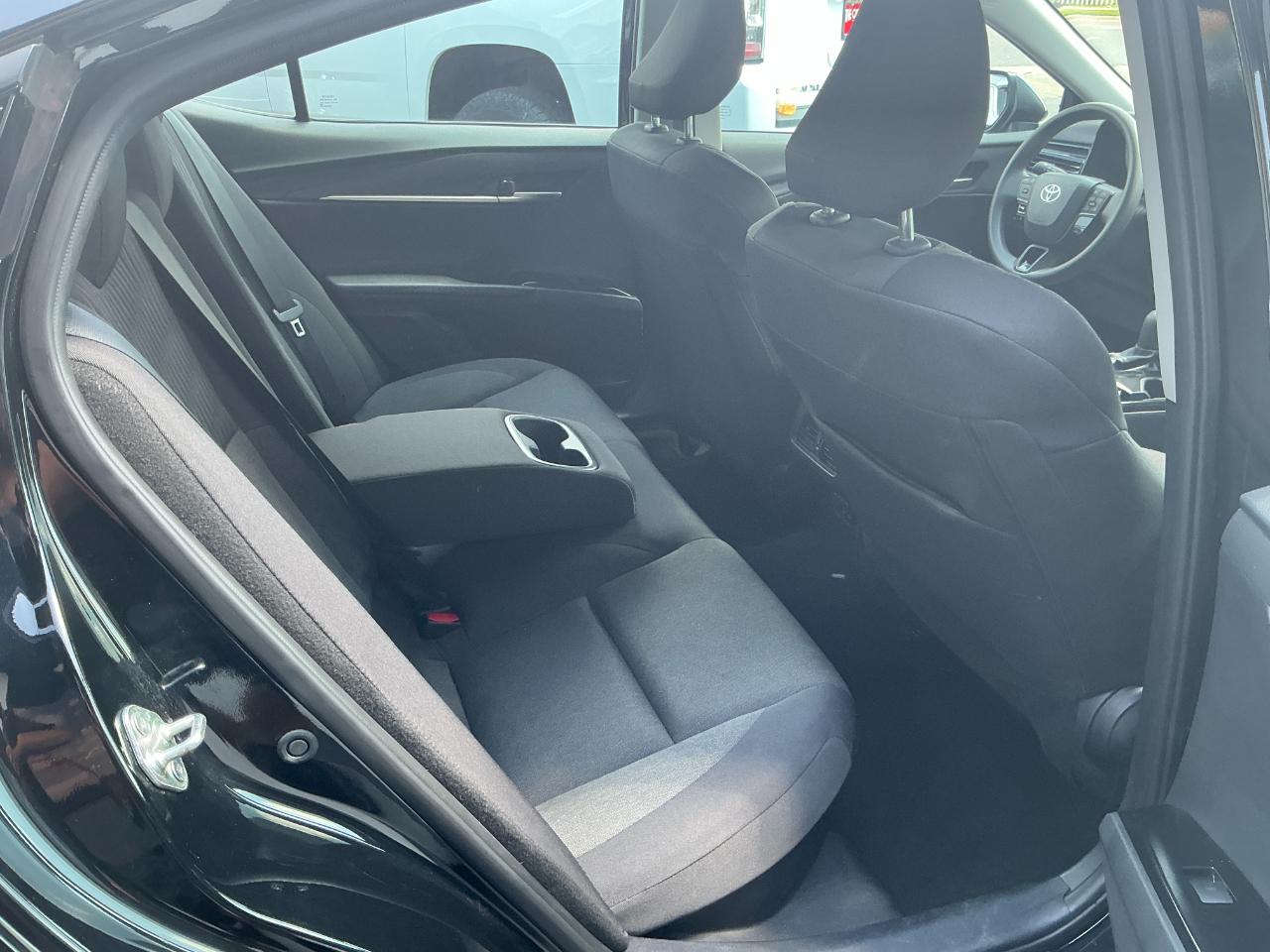 Toyota Camry LE (Natl) 2025