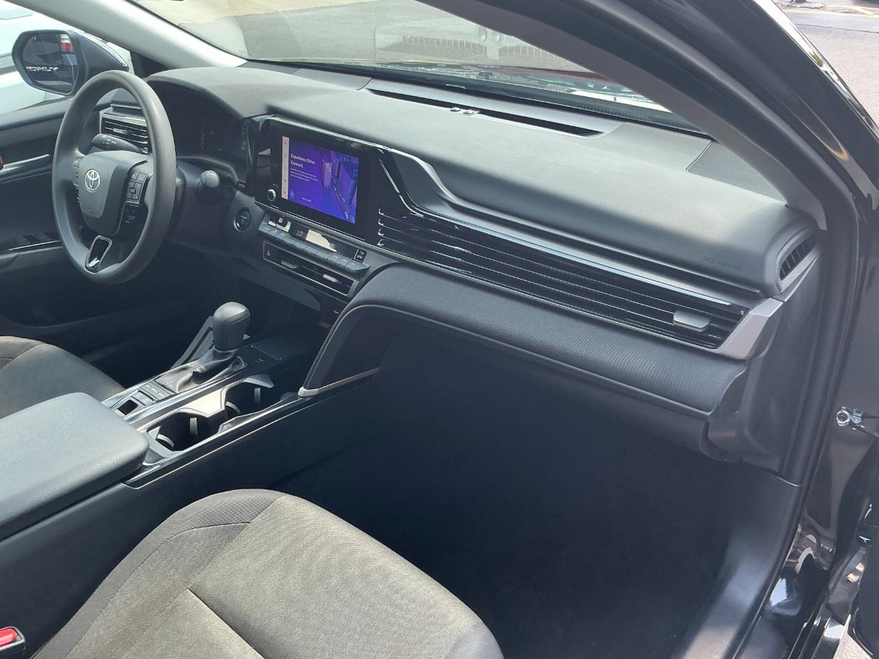 Toyota Camry LE (Natl) 2025