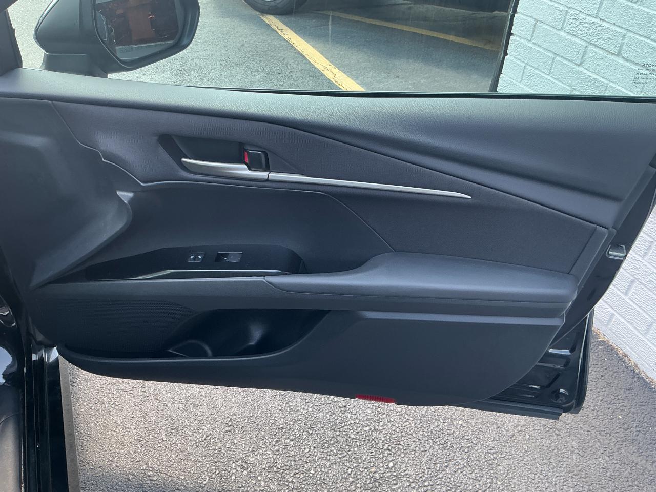 Toyota Camry LE (Natl) 2025