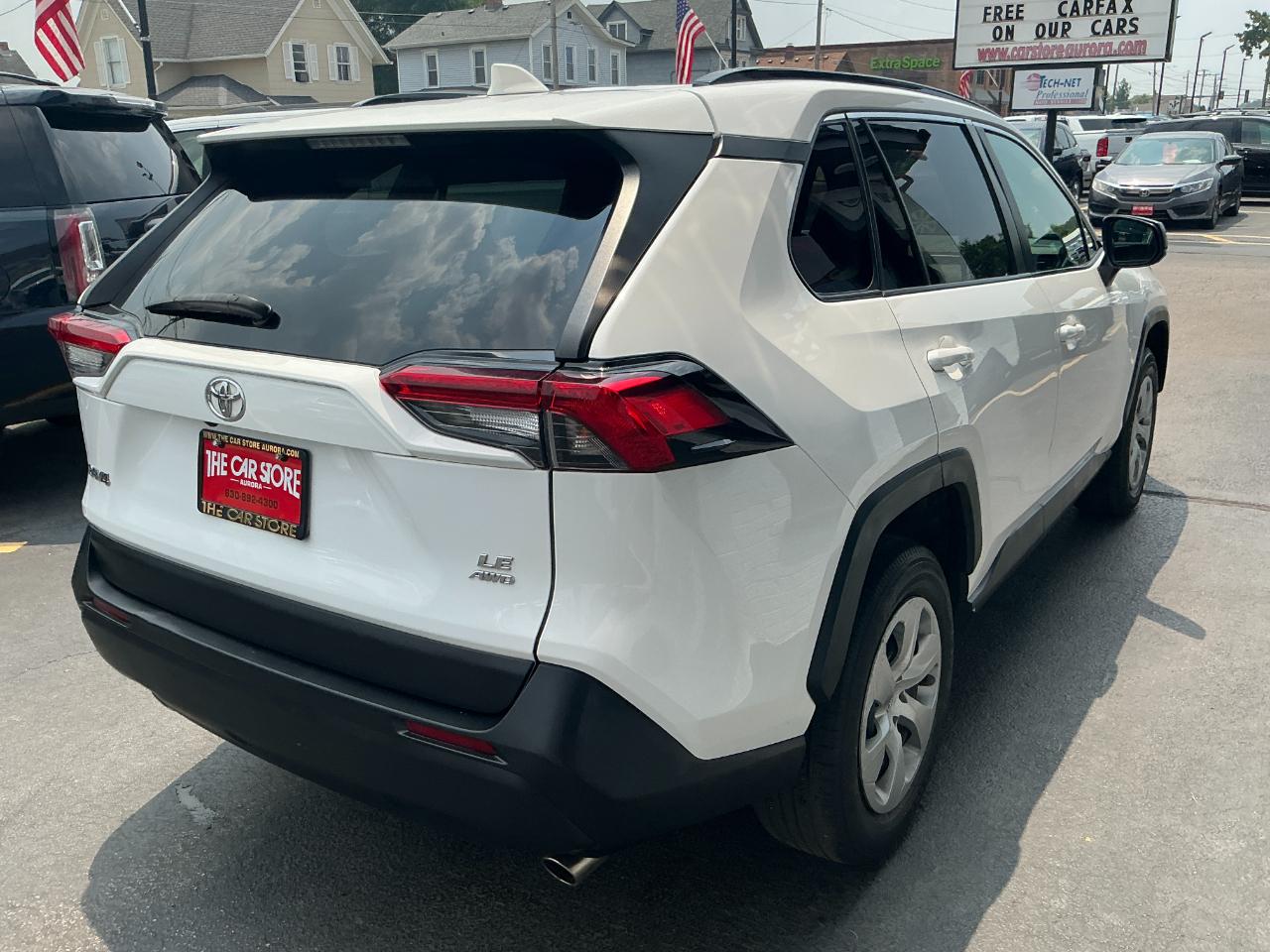 Toyota RAV4 LE AWD (Natl) 2021