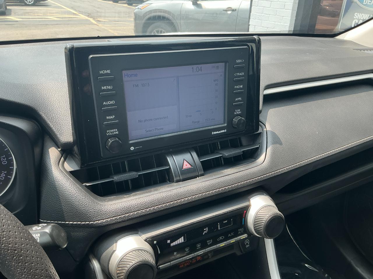 Toyota RAV4 LE AWD (Natl) 2021