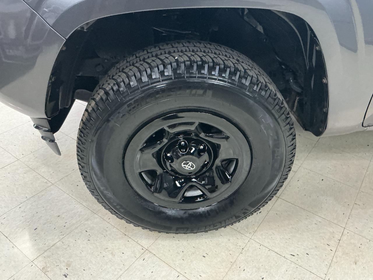 Toyota Tacoma 2WD SR Double Cab 5' Bed I4 AT (Natl) 2021