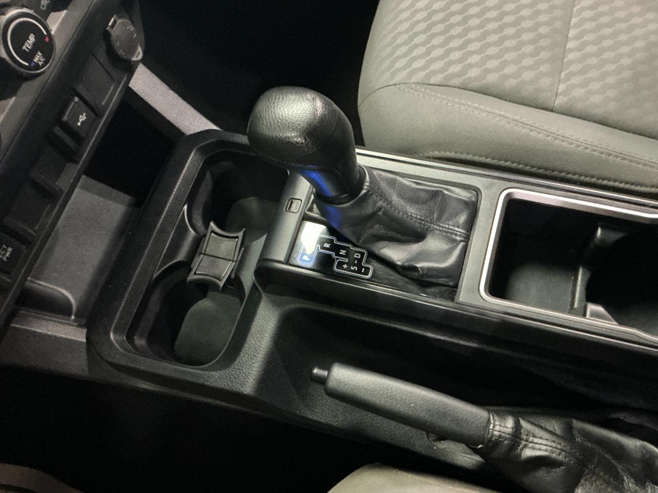 Toyota Tacoma 2WD SR Double Cab 5' Bed I4 AT (Natl) 2021