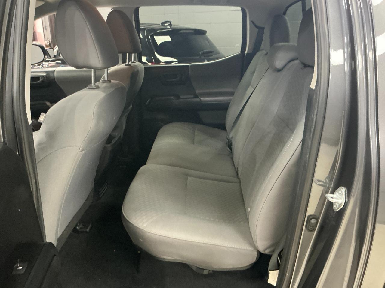 Toyota Tacoma 2WD SR Double Cab 5' Bed I4 AT (Natl) 2021