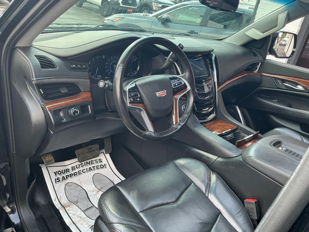 Cadillac Escalade 2WD 4dr Luxury 2019