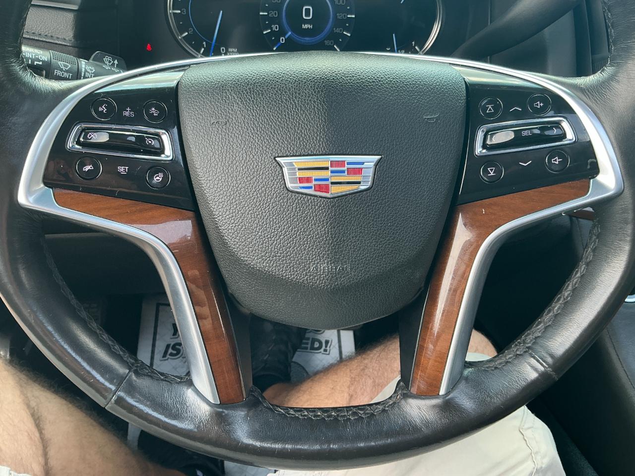 Cadillac Escalade 2WD 4dr Luxury 2019
