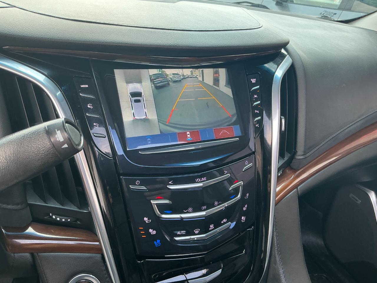 Cadillac Escalade 2WD 4dr Luxury 2019