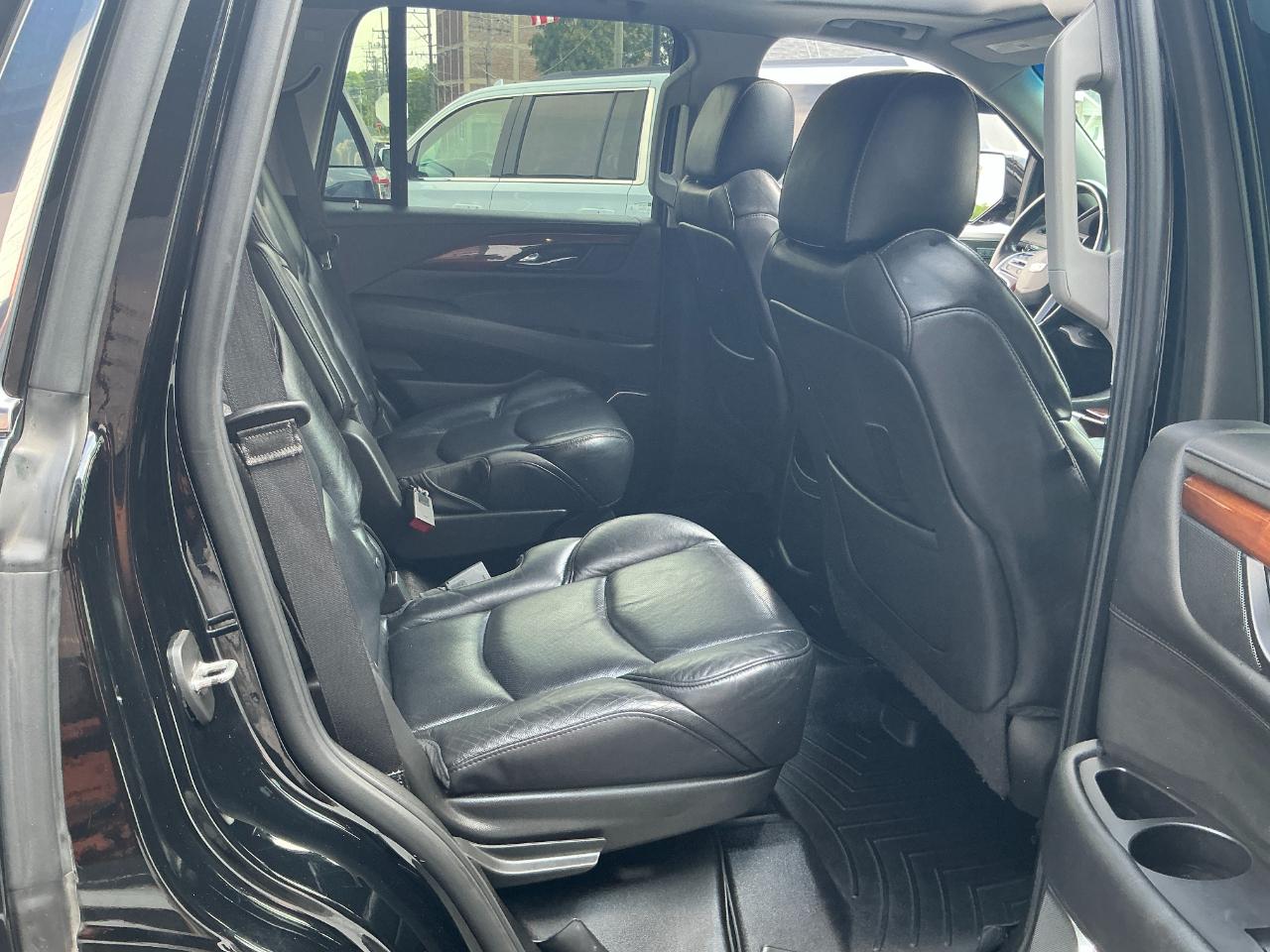 Cadillac Escalade 2WD 4dr Luxury 2019