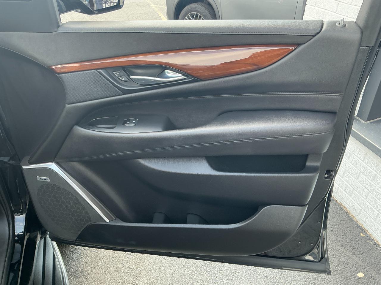 Cadillac Escalade 2WD 4dr Luxury 2019