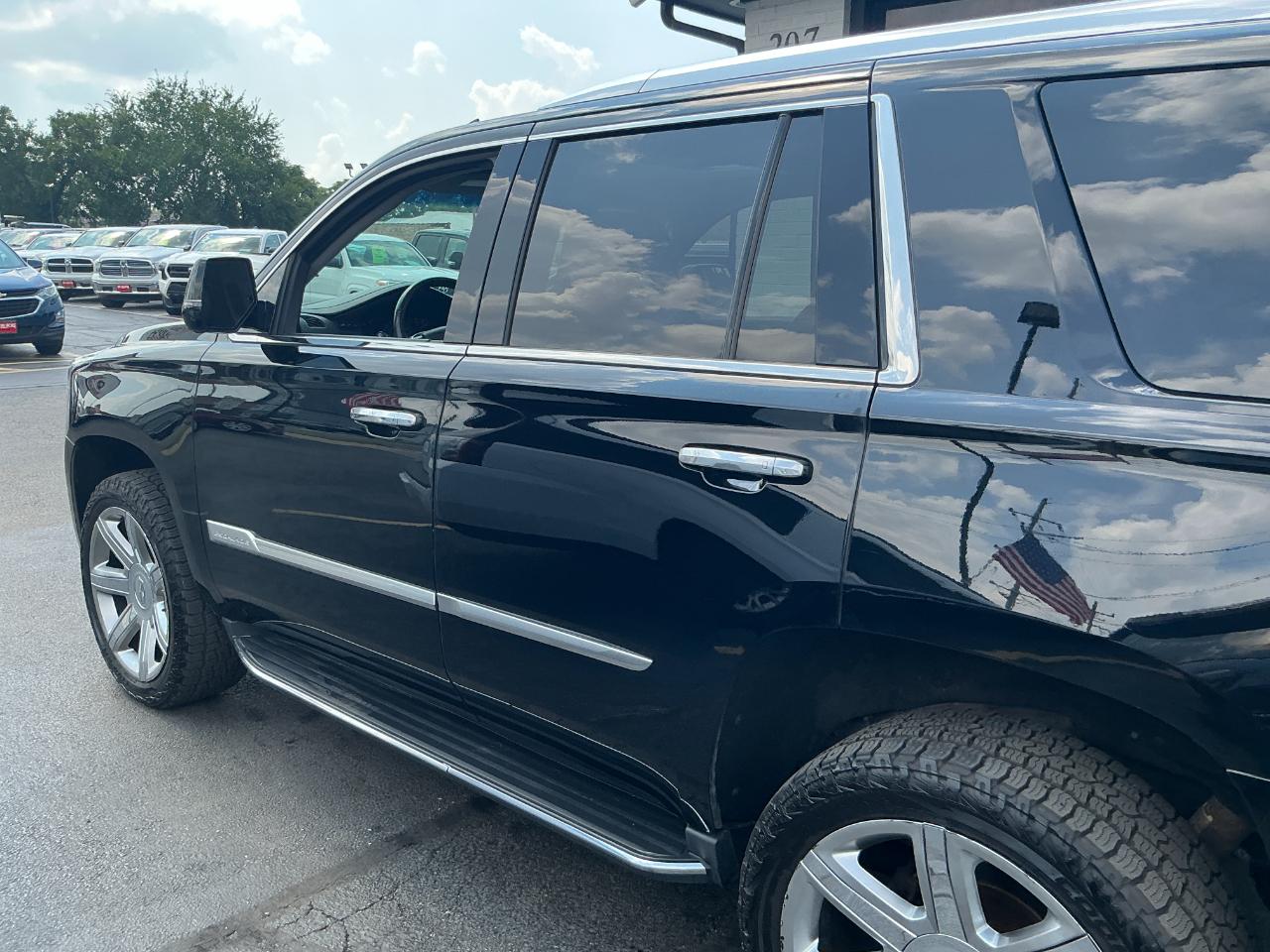 Cadillac Escalade 2WD 4dr Luxury 2019