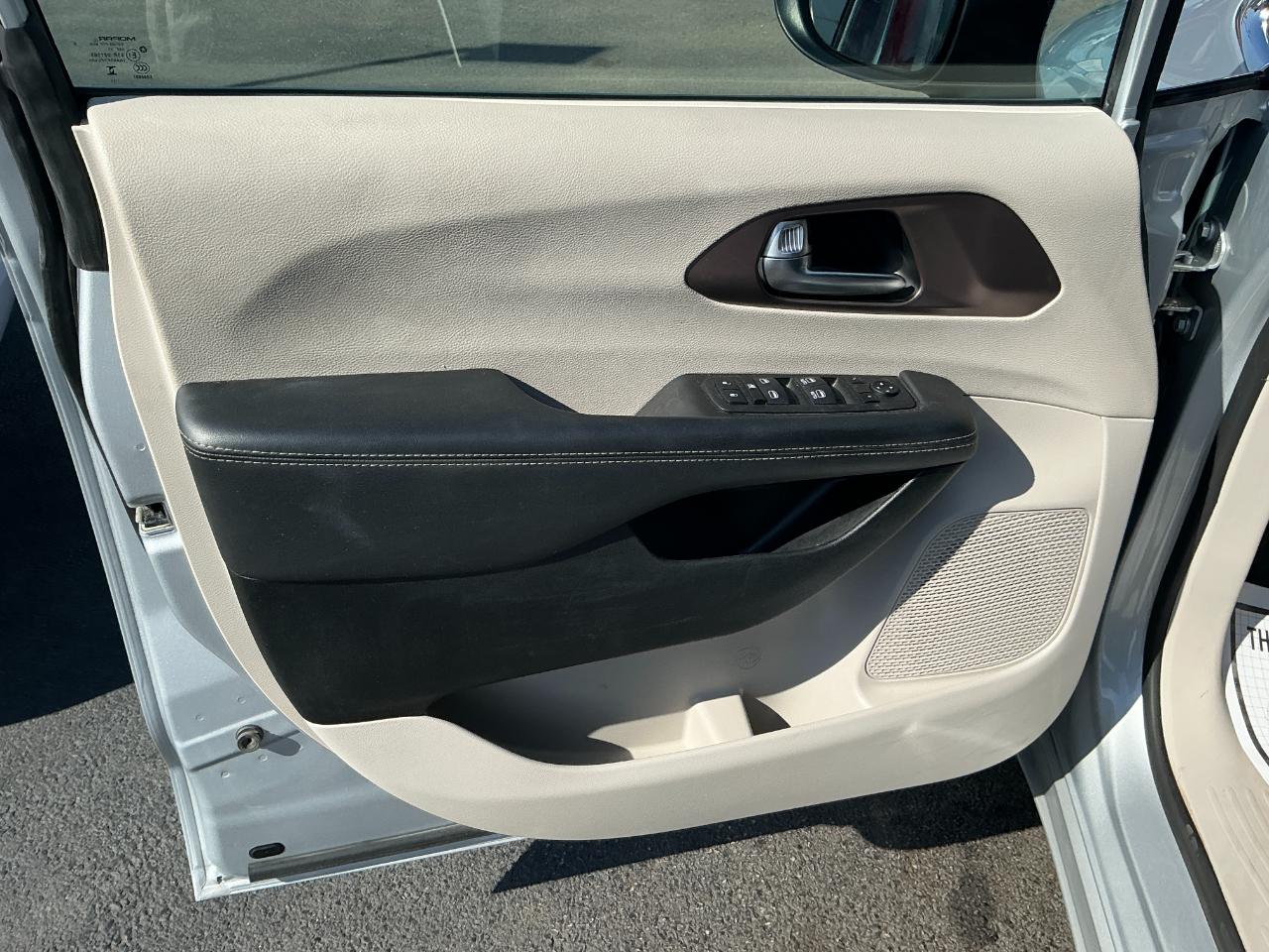 Chrysler Voyager LX FWD 2023