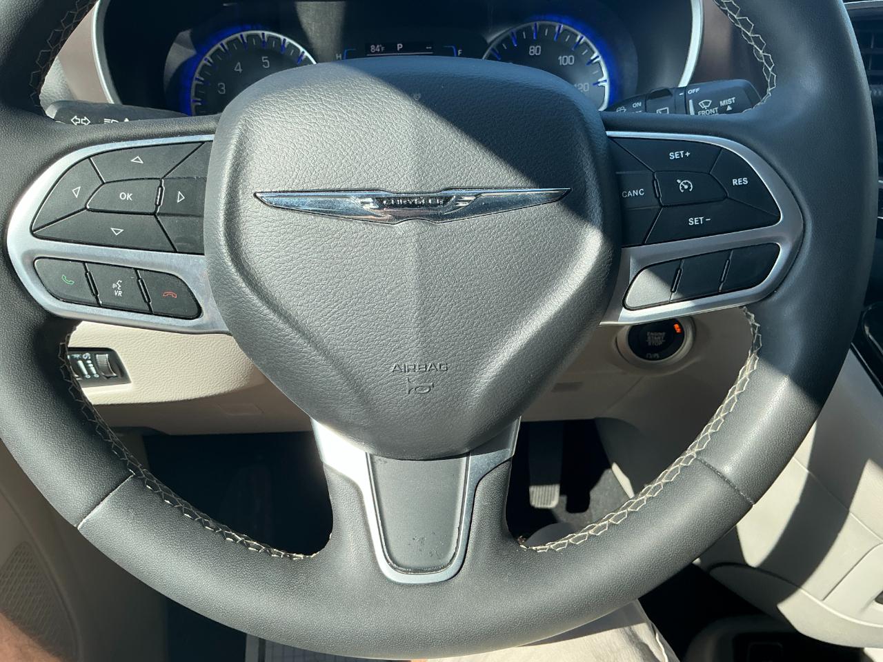 Chrysler Voyager LX FWD 2023