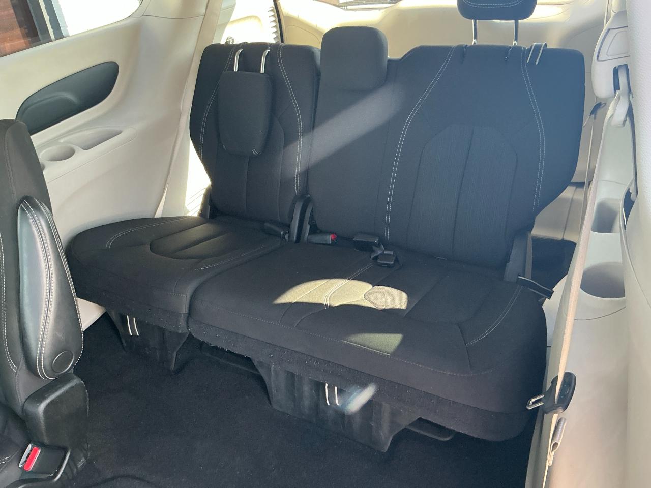 Chrysler Voyager LX FWD 2023