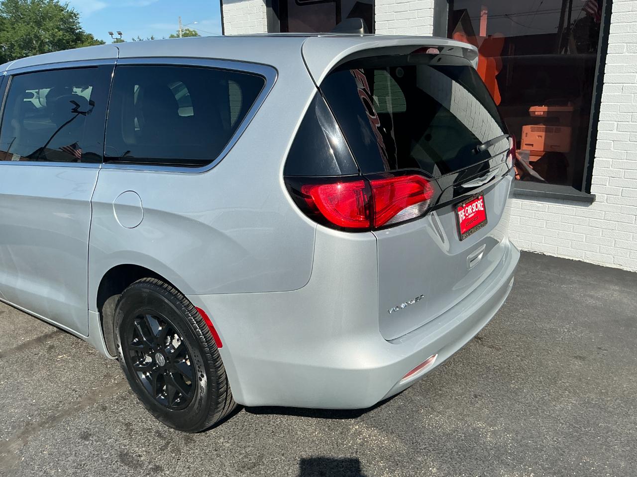 Chrysler Voyager LX FWD 2023