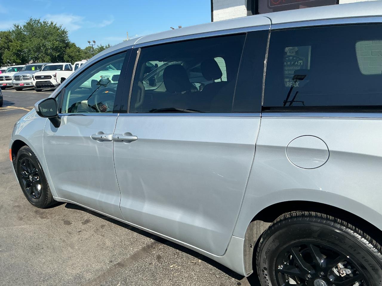Chrysler Voyager LX FWD 2023