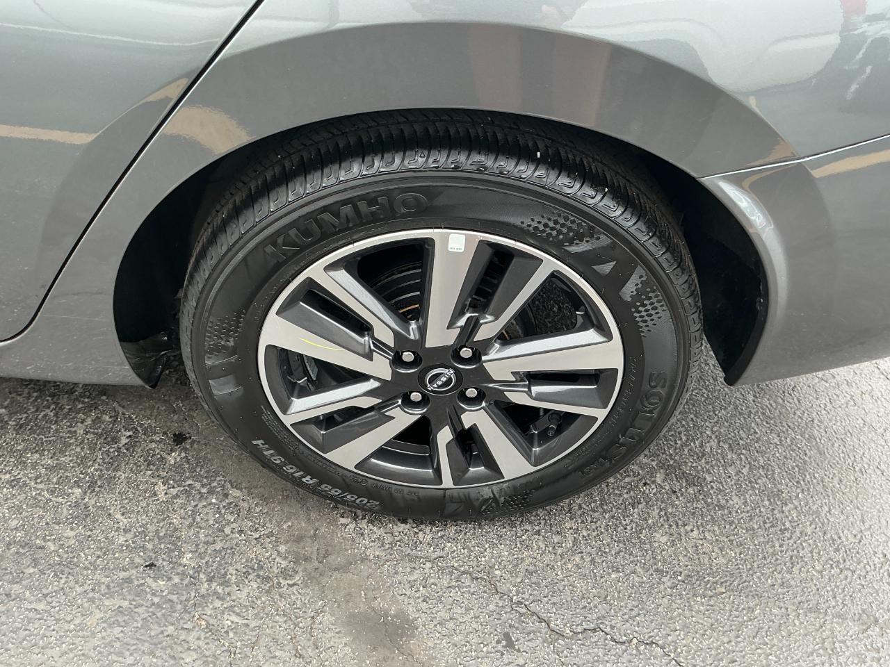 Nissan Versa SV CVT 2025