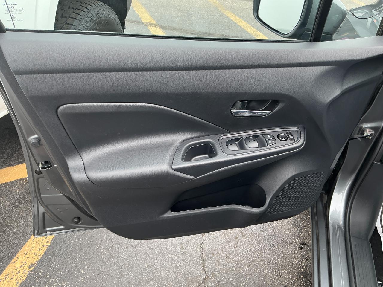Nissan Versa SV CVT 2025
