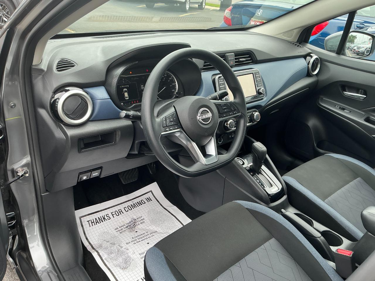 Nissan Versa SV CVT 2025