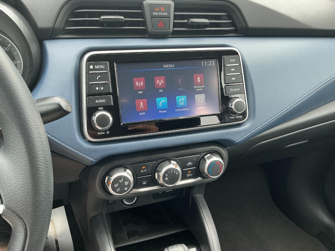 Nissan Versa SV CVT 2025