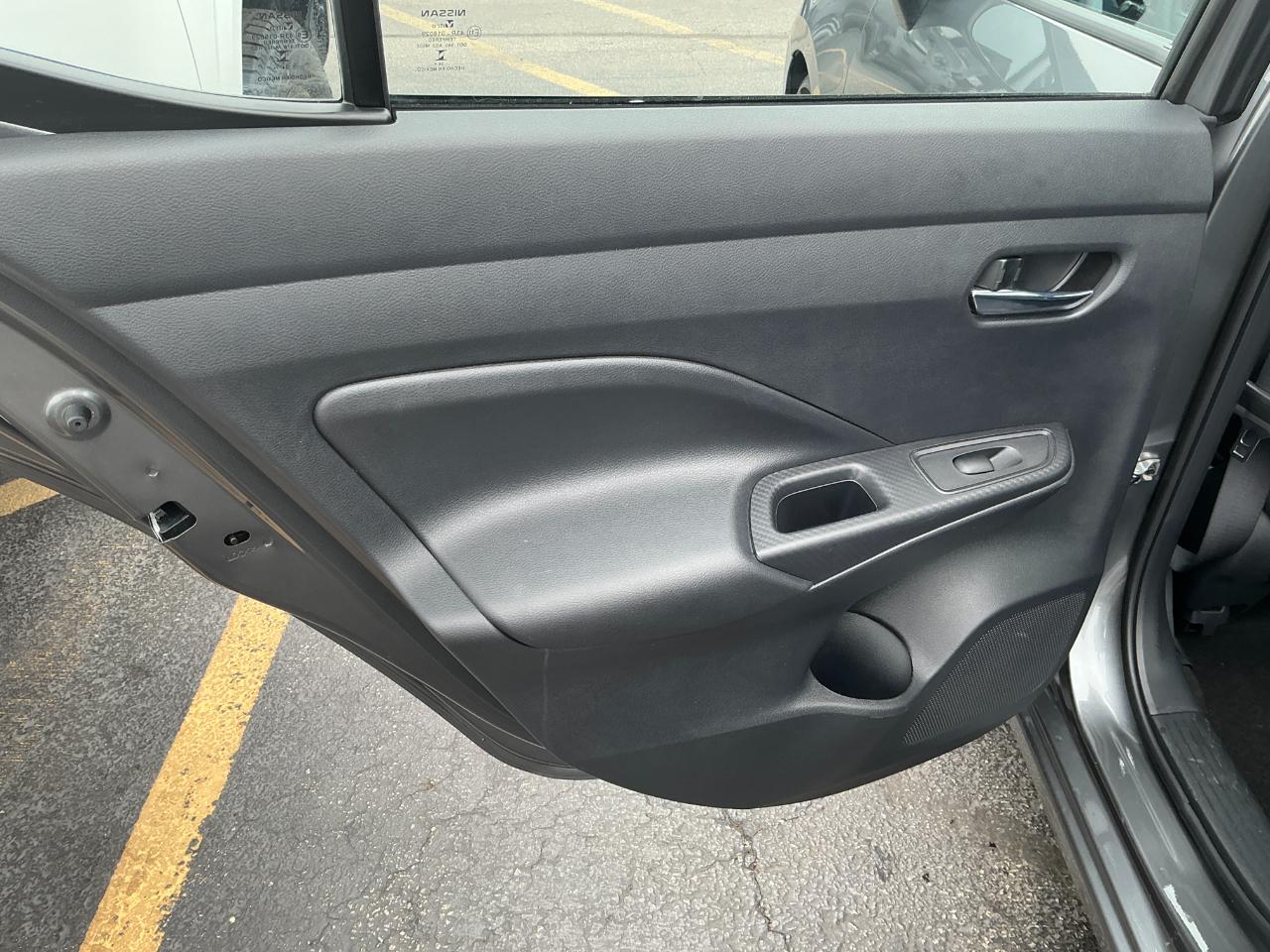 Nissan Versa SV CVT 2025