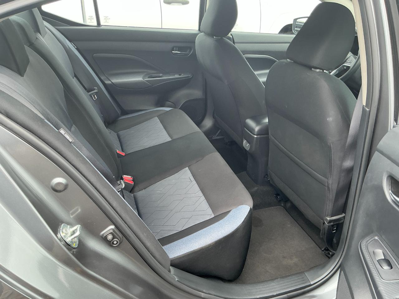 Nissan Versa SV CVT 2025