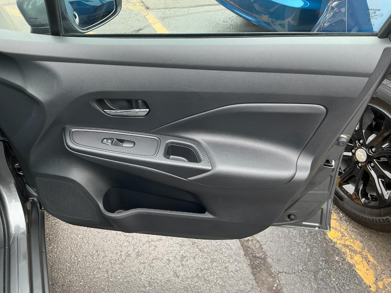 Nissan Versa SV CVT 2025