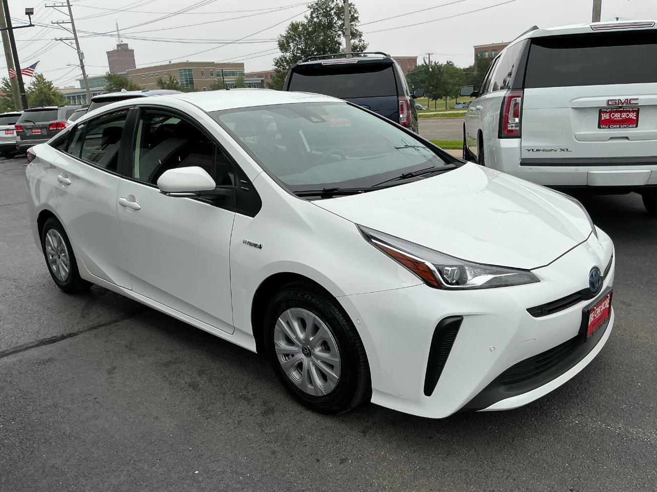 Toyota Prius LE (Natl) 2022