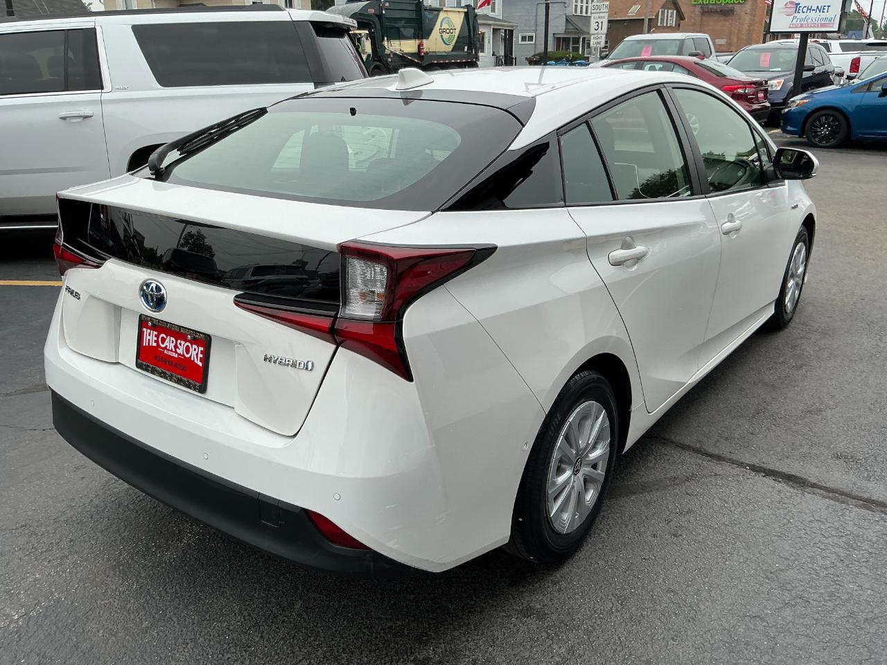 Toyota Prius LE (Natl) 2022