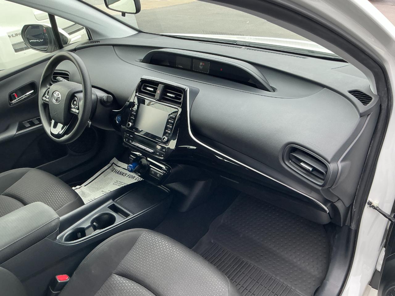 Toyota Prius LE (Natl) 2022