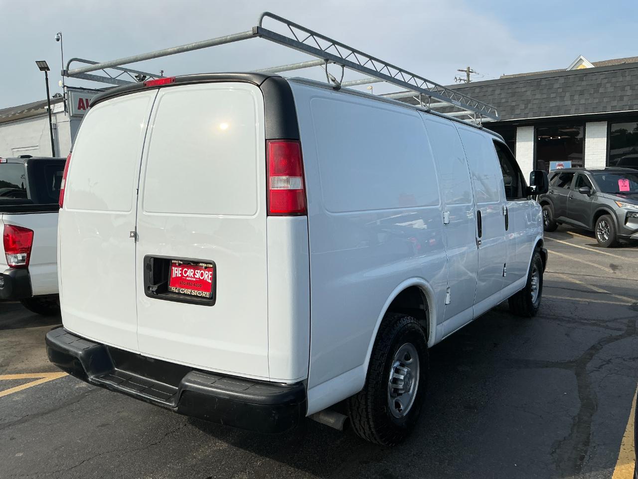 Chevrolet Express Cargo Van RWD 2500 135" 2017
